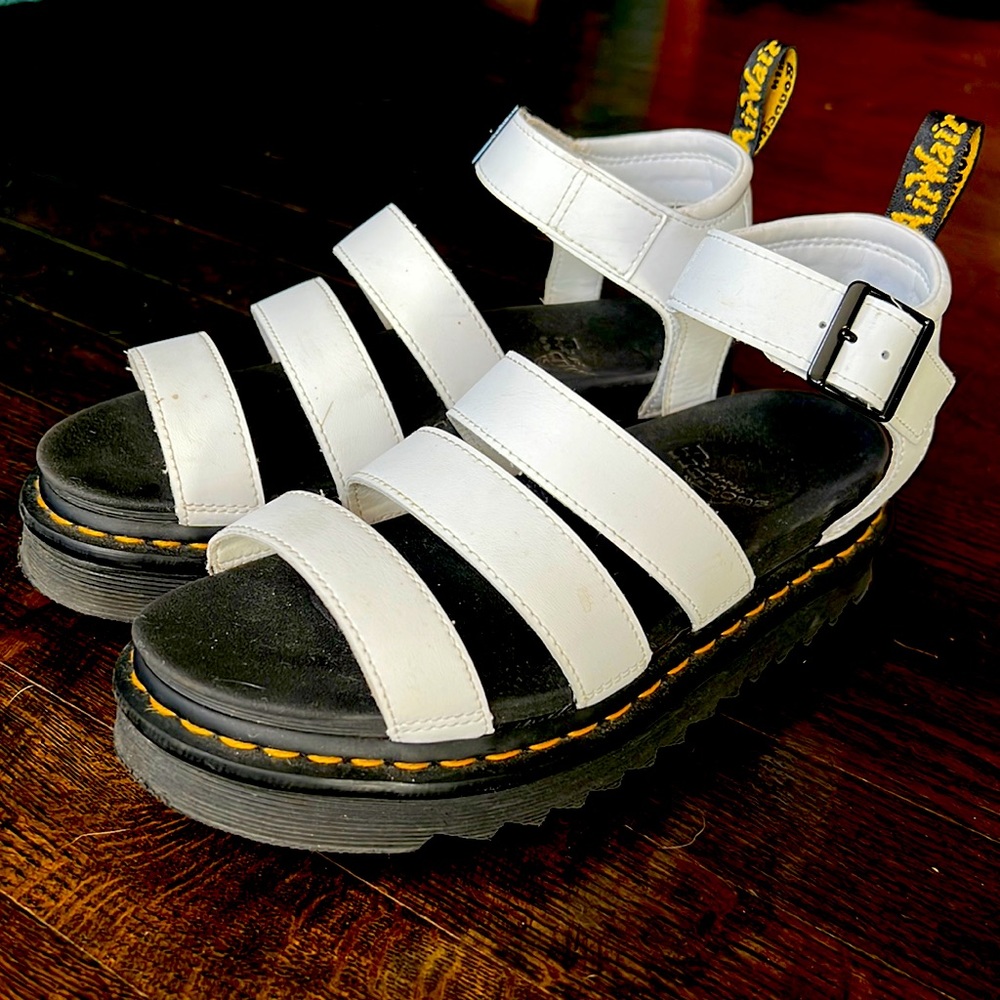 Dr. Martens Vegan blaire Cambridge fisherman sandal